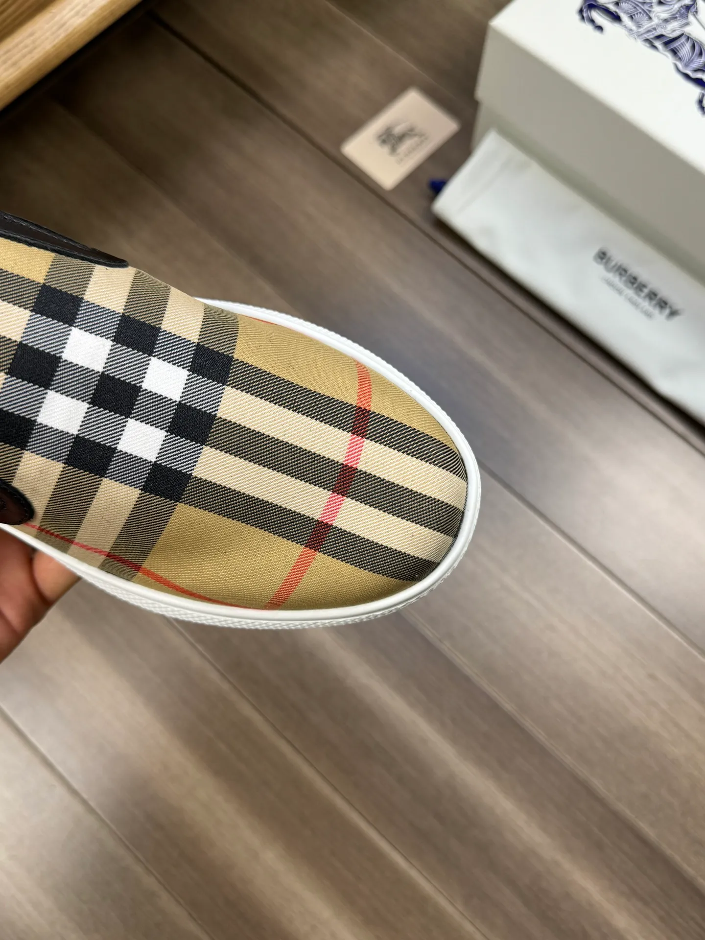 [BURBERRY] Burberry P360💰 - Original order 🔍🔍🔍 - Upper: imported 🔝 brand totem cloth, heel brand webbing decoration - Lining: water-dyed cowhide - Outsole: ultra-light rubber; two-color molded outsole - Super high quality control, fine workmanship: highlighted (high-end, extravagance, grade) -Size: 38-44 (Male 45, can be customized)